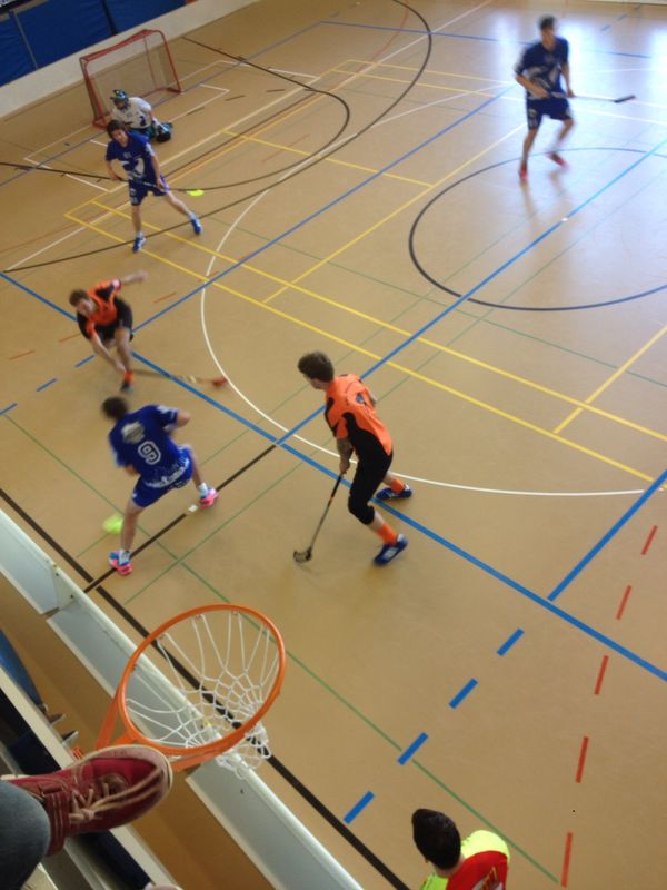 Es wird sofort attackiert.....